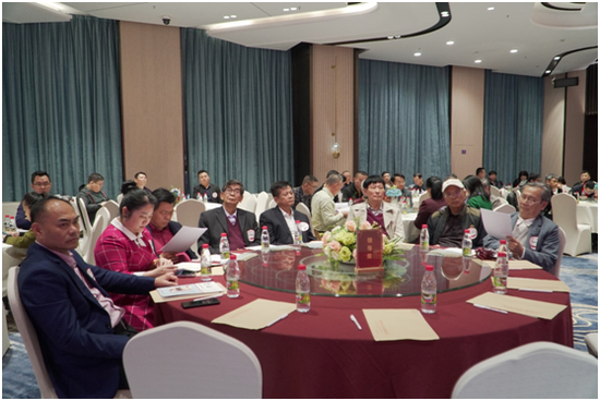 “攜手筑夢，守正創(chuàng)新”的迎新年企業(yè)界座談會現(xiàn)場。符敦孝攝